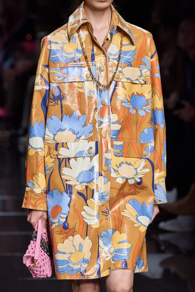 Look 27